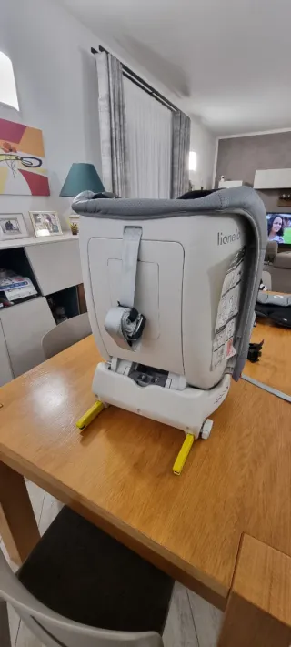 Seggiolino auto Lionelo Oliver 9-36 kg