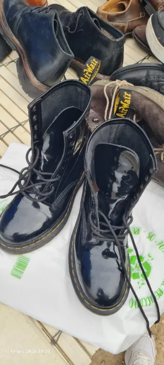 Botas Dr. Martens Charol Negras Talla 39