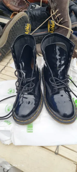 Botas Dr. Martens Charol Negras Talla 39