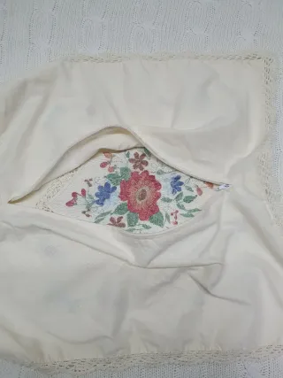 Cojín Vintage Floral Beige