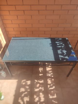 Mesa Terraza Cristal y Metal.