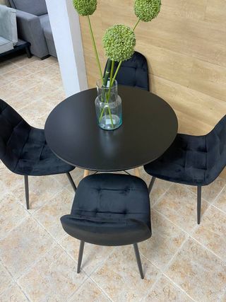 Conjunto mesa redonda negra + 4 sillas terciopelo