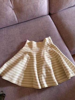 Falda de rayas beige y blanca