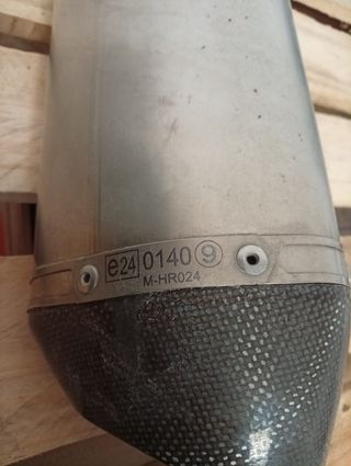 Escape Akrapovic FZ8 Carbono