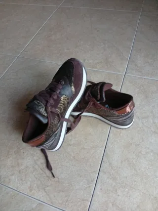 Zapatillas Kangaroos Mujer T-37 Marrón/Dorado