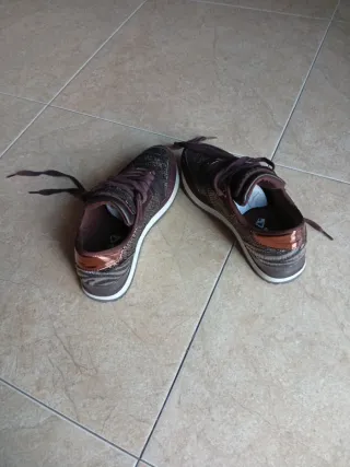 Zapatillas Kangaroos Mujer T-37 Marrón/Dorado