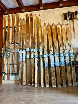 Esquís Antiguos de Madera Vintage. Antiguedades