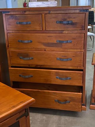 RESISTENTE COMODA DE MADERA DE 5 CAJONES CALIDAD