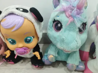 Lote 5 muñecos bebé, unicornio y más