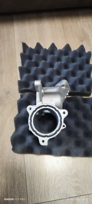 Válvula EGR Pierburg 03G 129 637 A