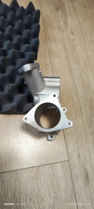 Válvula EGR Pierburg 03G 129 637 A