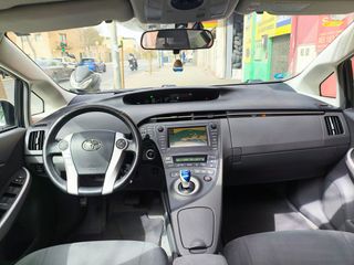 Toyota Prius 1.8 HYBRID 2012 LIBRO REVISIONES