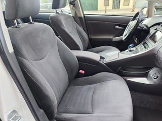 Toyota Prius 1.8 HYBRID 2012 LIBRO REVISIONES