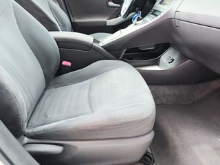 Toyota Prius 1.8 HYBRID 2012 LIBRO REVISIONES