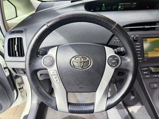 Toyota Prius 1.8 HYBRID 2012 LIBRO REVISIONES