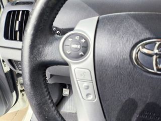 Toyota Prius 1.8 HYBRID 2012 LIBRO REVISIONES