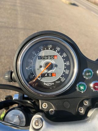 Triumph Bonneville 800cc