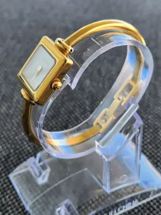 Reloj Gucci 1900L Dorado