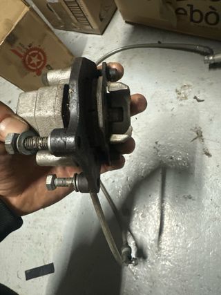 Pinza de freno delantera Mrt