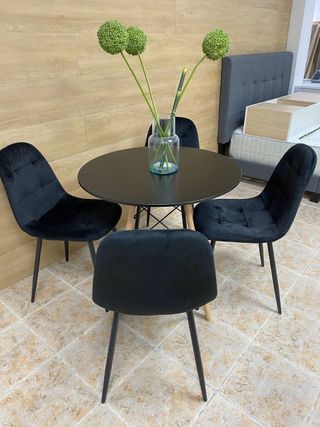 ¡Oferta especial! Mesa redonda + 4 sillas 210€