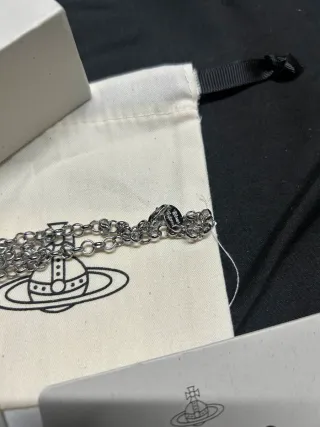 Collar Vivienne Westwood Plata y Verde