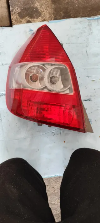 Piloto trasero izquierdo Honda Jazz