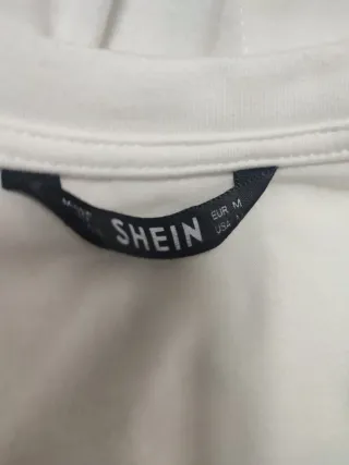 Camiseta Shein volantes