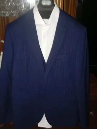Traje azul talla 44