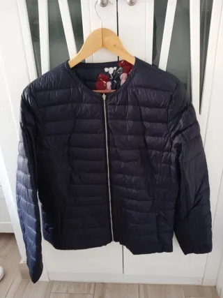 Chaqueta plumífera reversible azul