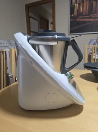 Thermomix TM6 con accesorios nuevos