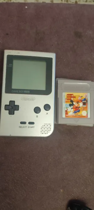 Game Boy Pocket + Mickey's Dangerous Chase