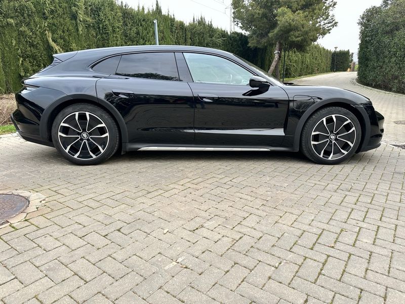 Porsche Taycan 4 Cross Turismo 476cv AWD IMPOLUTO! - foto 1