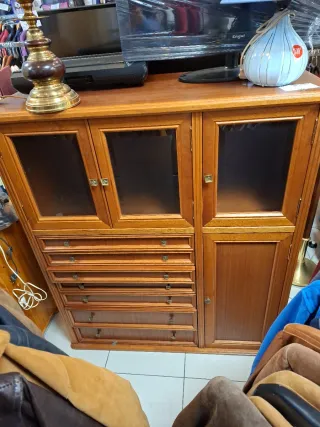 Cubertero de madera y cristal