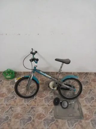 Bicicleta infantil azul