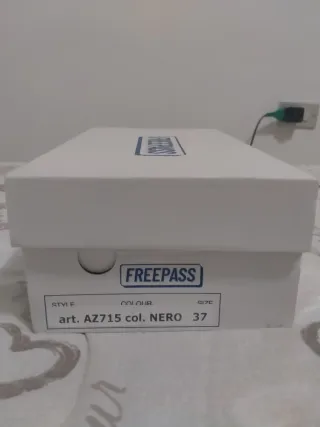 Scarpe Freepas N.37 Nuove