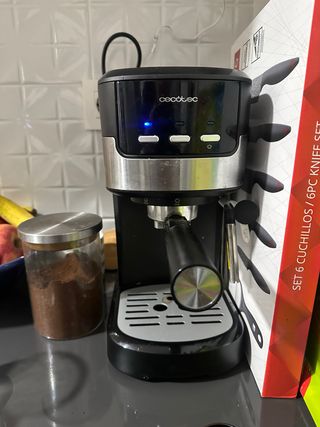 Cafetera Cecotec Espresso Compacta 1100W