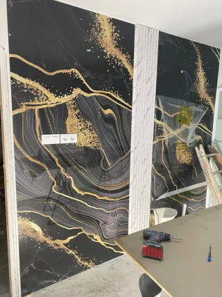 Panel PVC Negro y Dorado