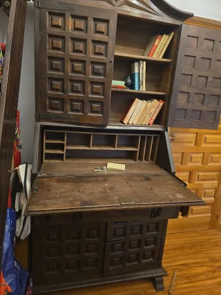 Scrivania in Stile Castigliano in Legno