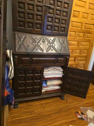 Scrivania in Stile Castigliano in Legno