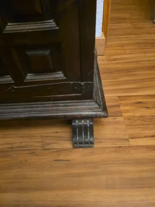 Scrivania in Stile Castigliano in Legno