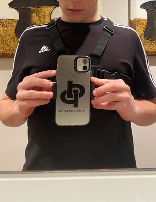 Arnés pecho para móvil