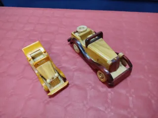 Coches de madera artesanales