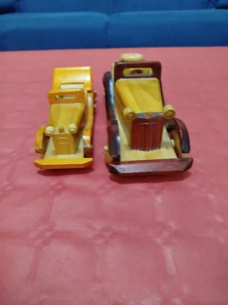 Coches de madera artesanales