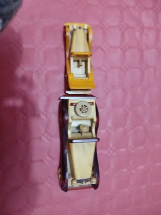 Coches de madera artesanales