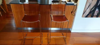 2 Taburetes Diseño negro y Plata