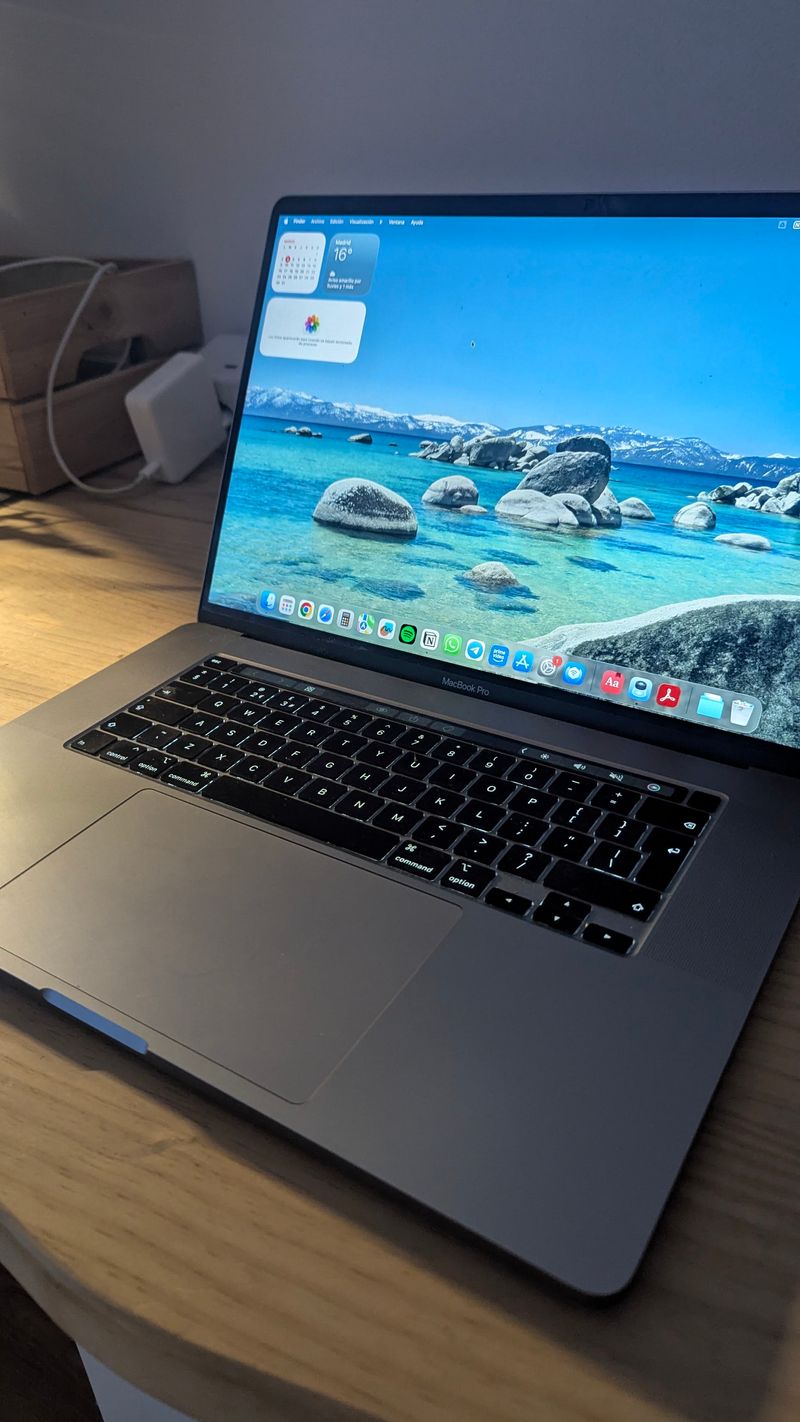 MacBook Pro 16 2019 i7 16GB RAM 512GB SSD