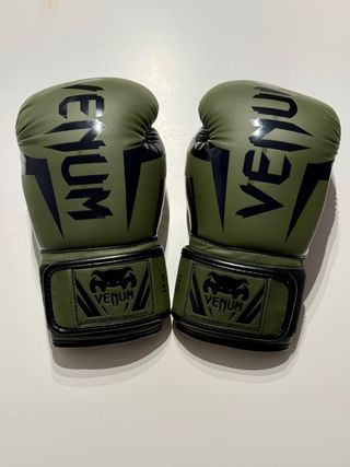 Guantes de boxeo VENUM 14oz