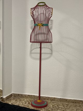 Maniquí de mujer decorativo