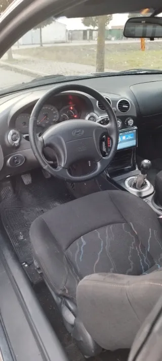 Hyundai Coupe 2001