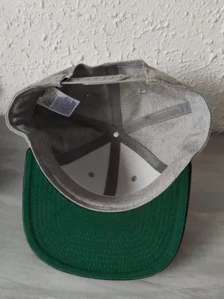 Gorra Vans Gris y Negra Nueva sin etiquetas